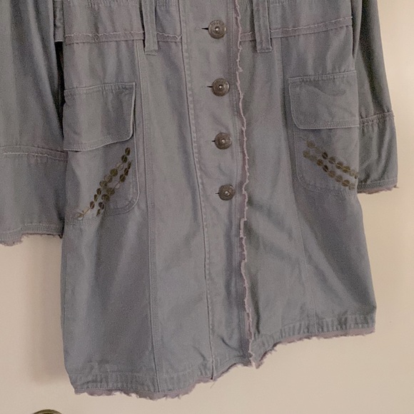 Tulle 100% cotton, women’s distressed long length light denim jacket. - Picture 4 of 14